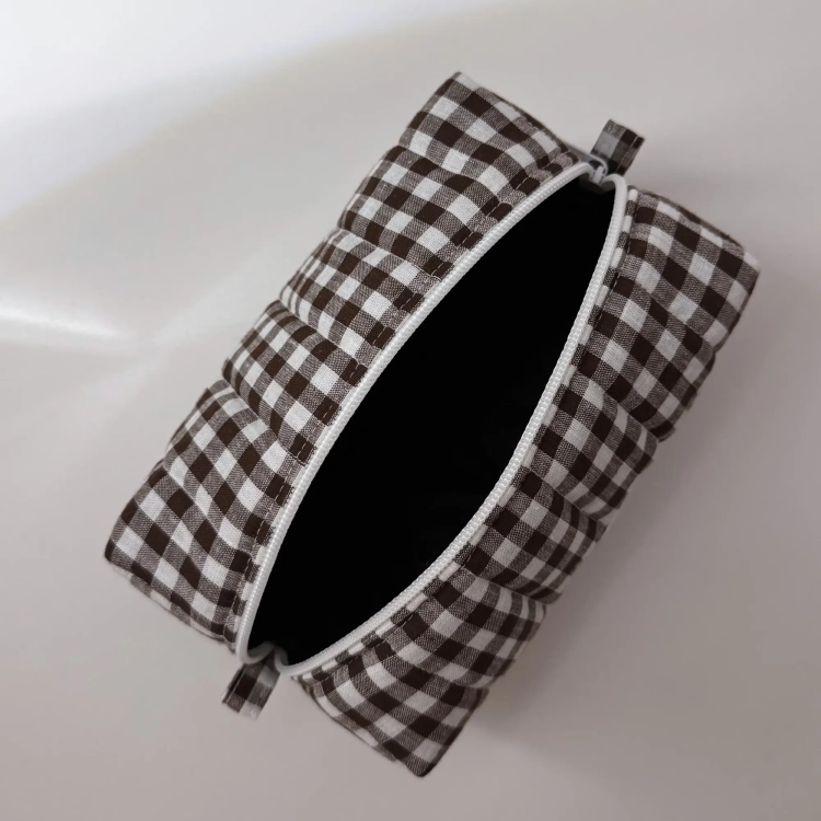 Kosmetyczka ESME - Brown Check - różne rozmiary.  Kosmetyczka bawełniana - praktyczna, lekka i estetyczna. Kosmetyczka w kratkę - brązowa .webp